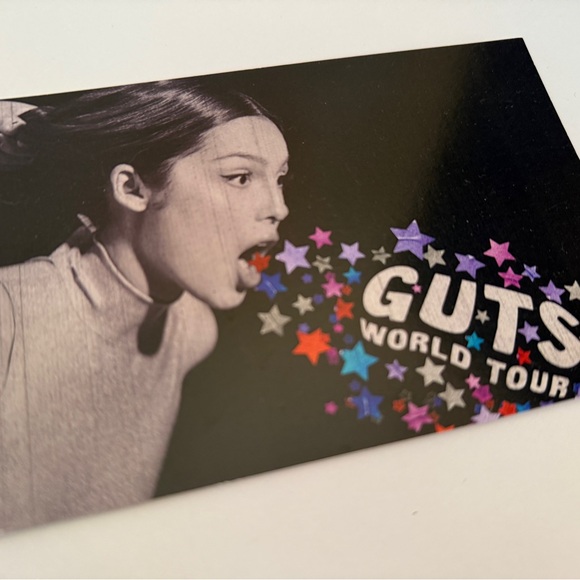 [PRICED TO SELL] Olivia Rodrigo x Stanley Quencher H2.0 Tumbler - Brand new - Picture 4 of 10